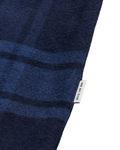 Fairbanks Flannel-Navy-Regular-Detail--Model---L