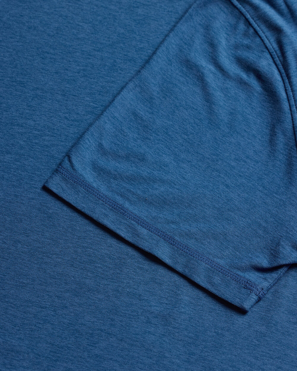 Active Tee-Cool Blue-Reg-Regular-Detail--Model---L