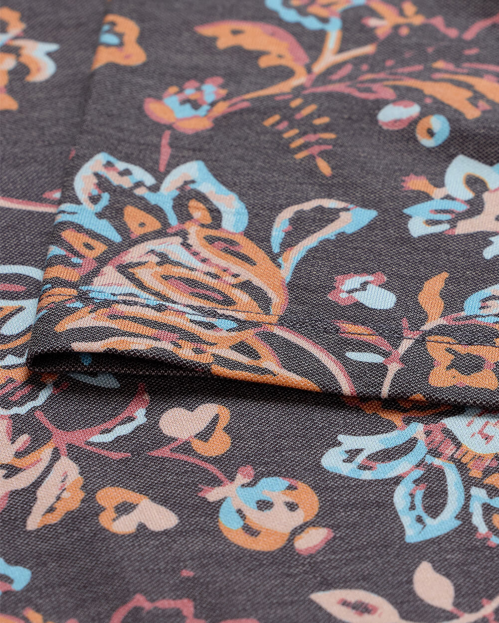 Pursuit Performance Polo-Black Floral-Reg-Regular-Detail--Model---L