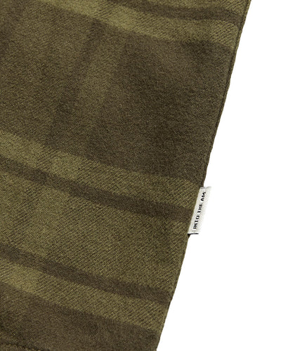 Fairbanks Flannel-Dark Olive-Regular-Detail--Model---L