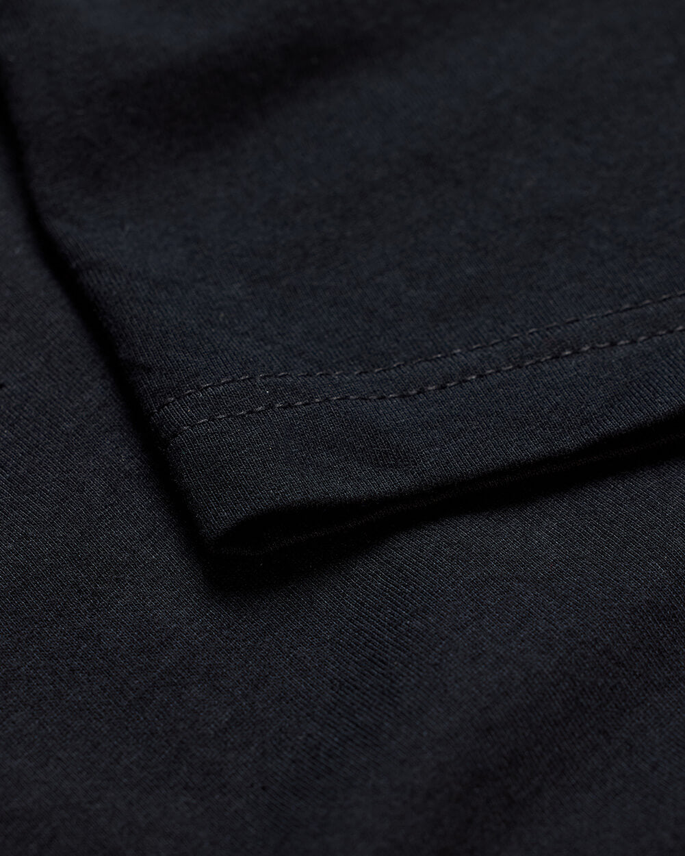 Basic Tee - No Logo-Black-Reg-Regular-Detail2--Model---L