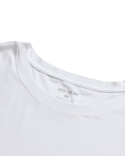Active Tee-White-Reg-Regular-Detail--Model---L