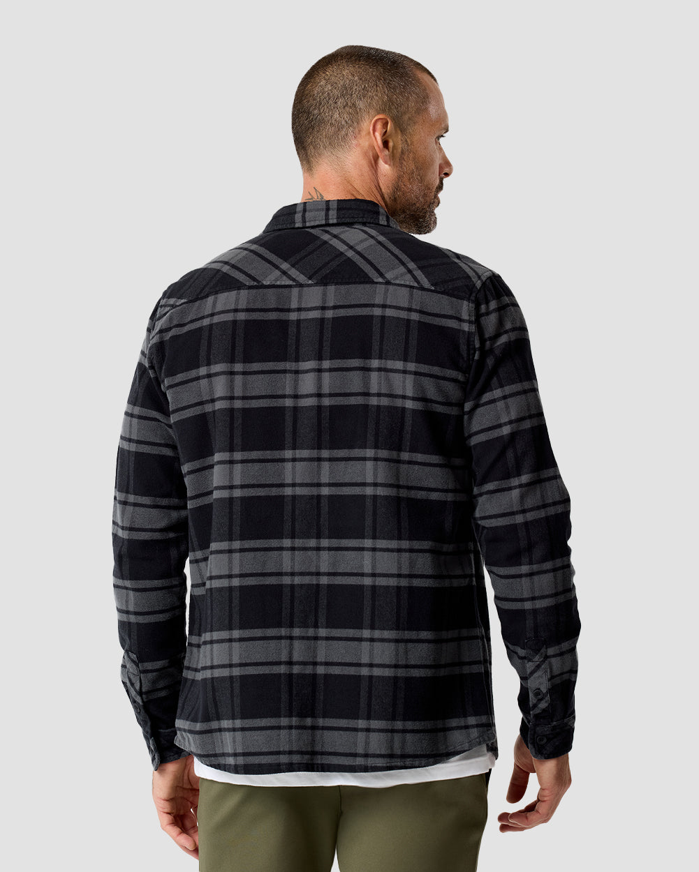 Fairbanks Flannel-Black/Dark Charcoal-Regular-Back--Model---L