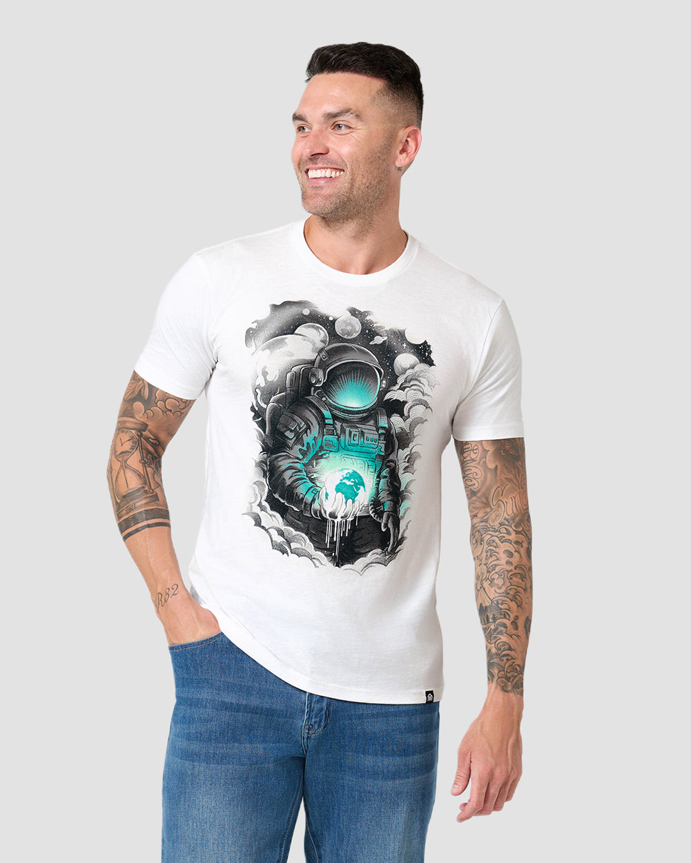 Dripping World Tee-White-Regular-Front--Model---L