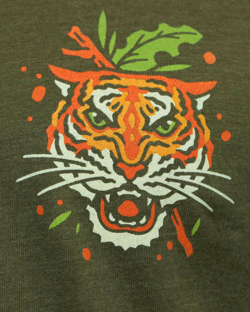 Jungle Hideout Tee-Olive Green-Regular-Detail--Model---M