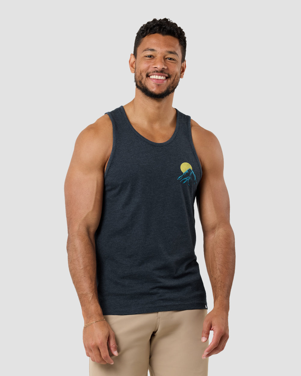 Retro Peaks Tank-Navy-Regular-Front--Model---L