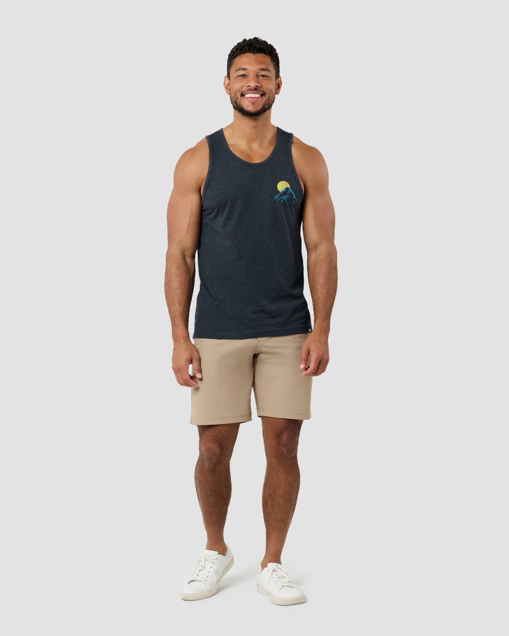 Retro Peaks Tank-Navy-Regular-Full--Model---L