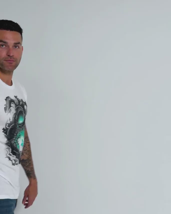 Dripping World Tee-White-Regular-Video--Model---L