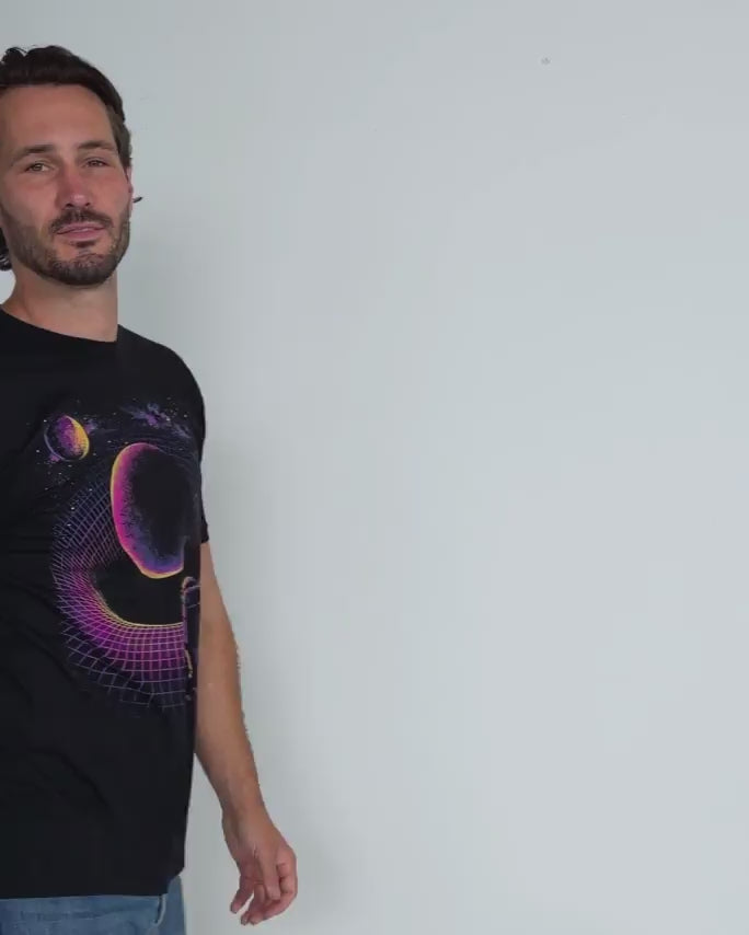 Gravity Void Tee-Black-Regular-Video--Model---L