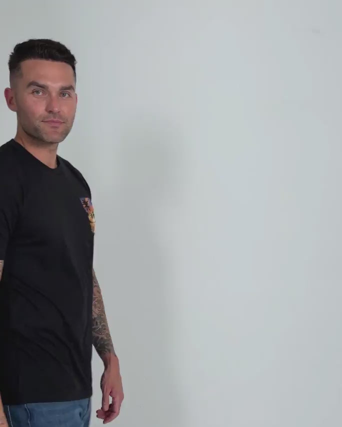 Amber Coast Tee-Black-Regular-Video--Model---L