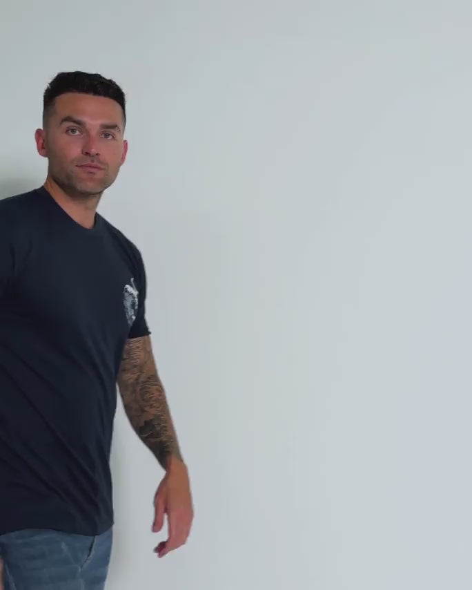 Deep Siege Tee-Sueded Navy-Regular-Video--Model---L